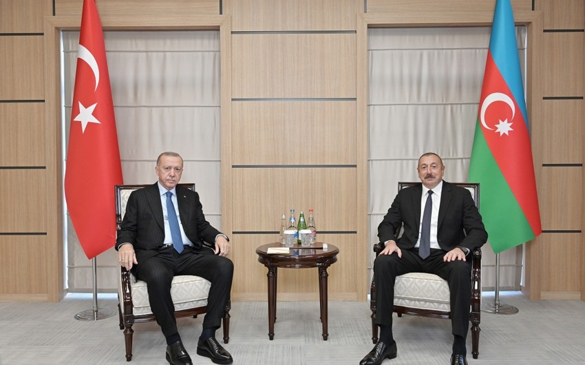 İlham Əliyev Rəcəb Tayyib Ərdoğana: “Azərbaycanda hər kəs sizi sevir, böyük hörmətlə yanaşır”