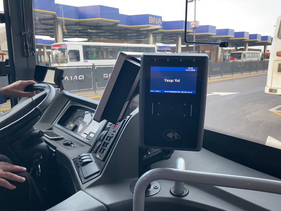 Yaxın zamanda avtobuslarda bank kartı vasitəsilə ödəniş etmək mümkün olacaq