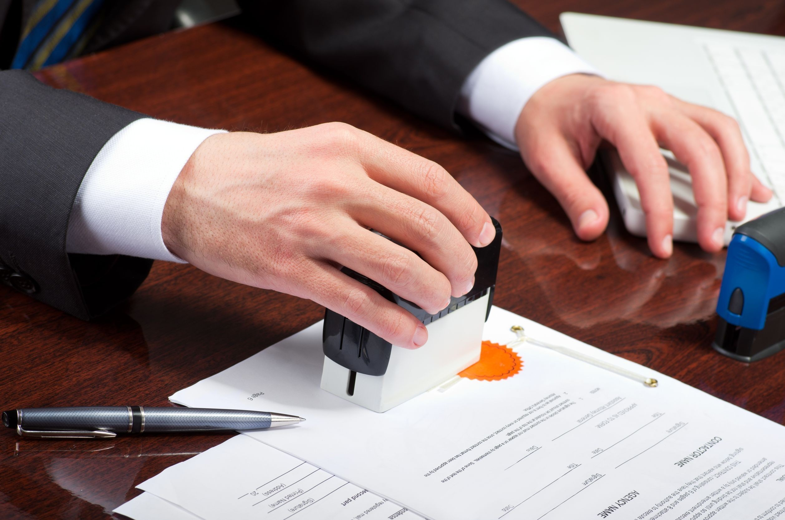 Notarial sənədlərin təsdiqlənməsi qaydasına dəyişiklik - QƏRAR