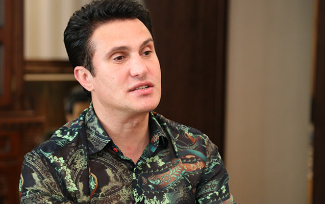 Nadir Qafarzadə: "Gəlinimə dedim ki, başımızı uca et!" - VİDEO
