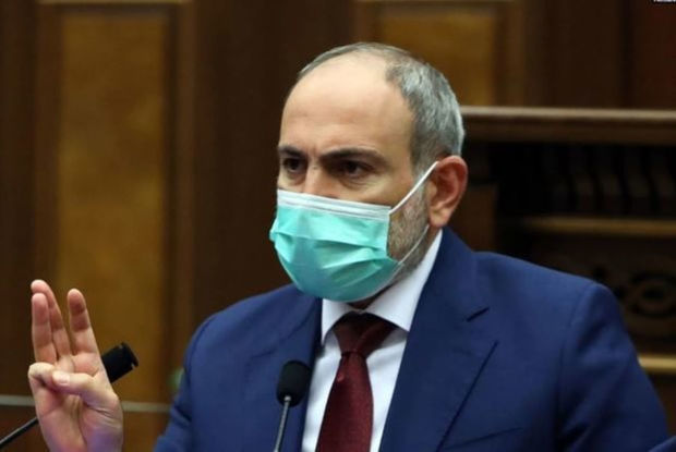 Paşinyan: “Səhiyyə sistemimiz yüklənib, xəstəxanalarda yer yoxdur, insanlar ölür”
