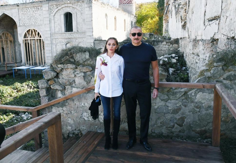 Dövlət başçısı Şuşada üç məsciddə aparılan bərpa işləri ilə tanış olub - FOTOLAR