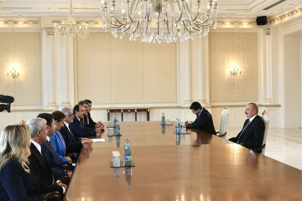 İlham Əliyev Şamil Ayrımın başçılıq etdiyi nümayəndə heyətini qəbul edib - FOTO