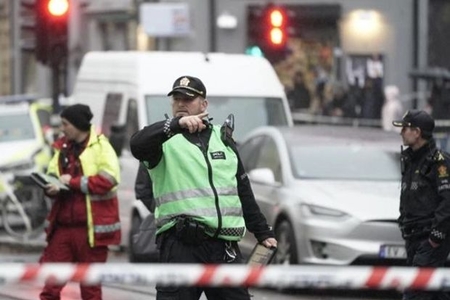 Norveçdə Çeçenistan əsilli yarıçılpaq şəxs insanlara hücum edib - FOTO+VİDEO