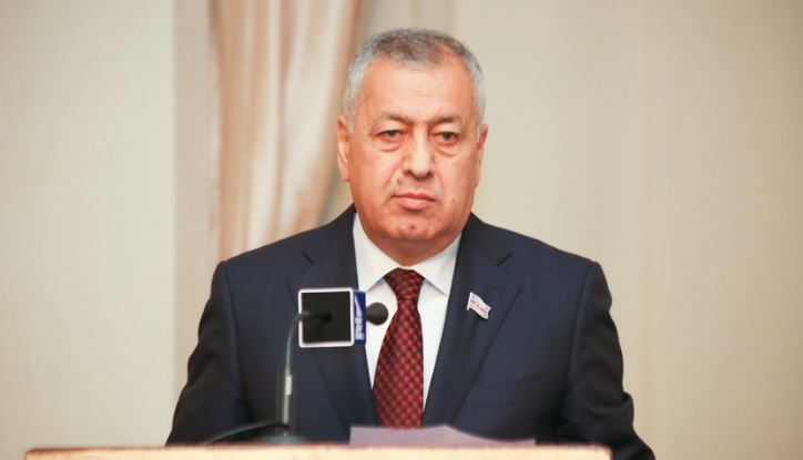 Deputat: "Yeni rüsumlar bazarda qiymətlərə təsir edir"
