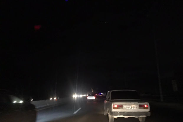 Bakı - Sumqayıt yolu qaranlığa qərq oldu - VİDEO