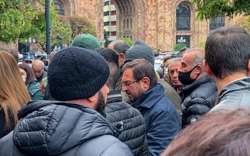 Ermənistanda polislə etirazçılar arasında toqquşma oldu