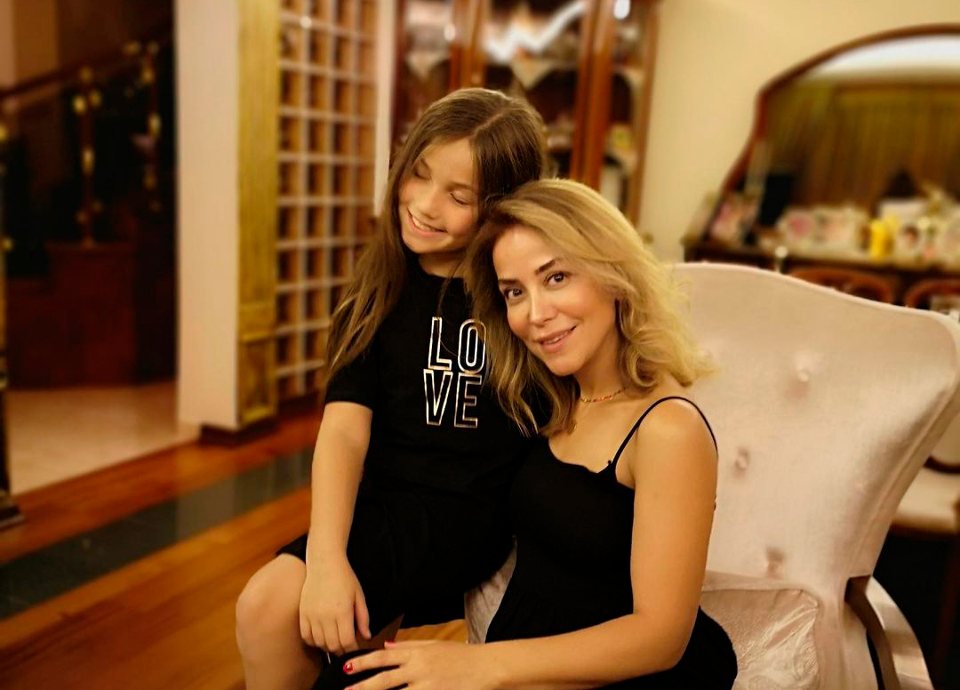 Qızını təbrik edən İradə: "Atan bir çox şeyin ağını çıxartdığımı deyir" - FOTOLAR