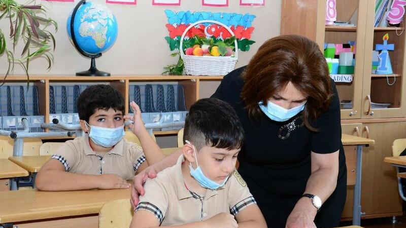 Bakı Şəhəri Məktəb Lisey Kompleksi koronavirusa görə bağlandı