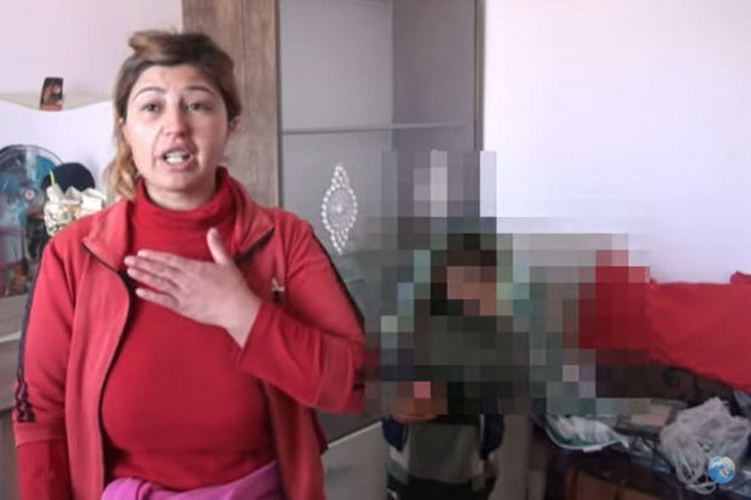Uşağını küçədə yatmağa məcbur etdiyi deyilən ana danışdı - VİDEO