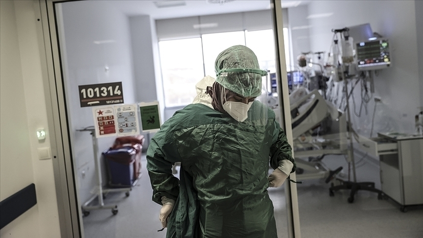 Türkiyədə daha 222 koronavirus xəstəsi vəfat edib