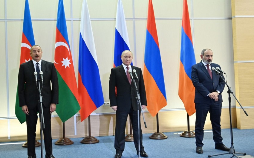 Putin İlham Əliyev və Nikol Paşinyana zeytun budağı hədiyyə etdi