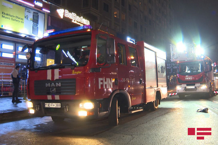 Bakıda məşhur mağazada yanğın baş verib - FOTO+VİDEO