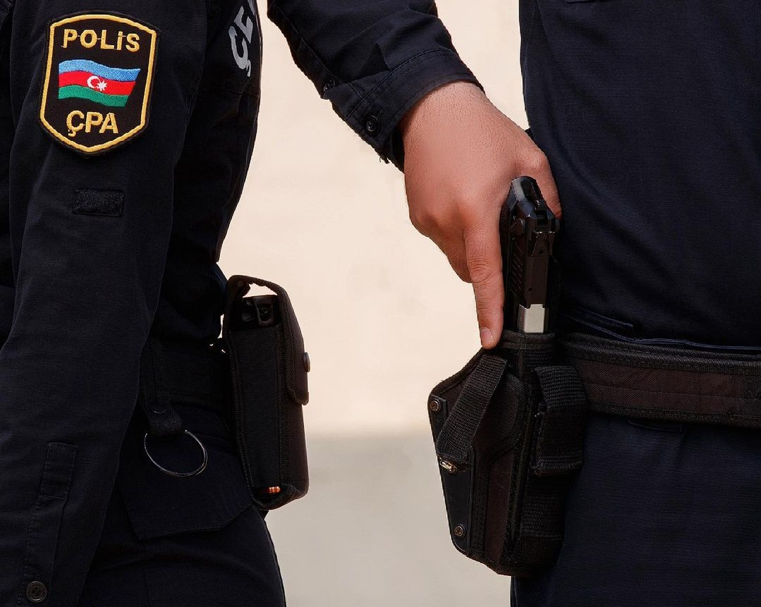 Azərbaycanda polisə atəş açdılar