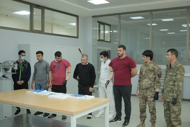 Daha bir qrup qazi ən müasir elektron protezlərlə təmin edildi - FOTO