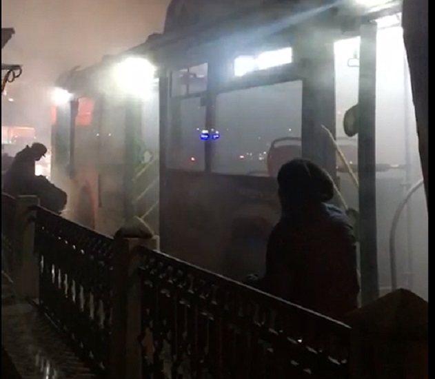“Baku Bus”ın daha bir avtobusu tüstüləndi - VİDEO