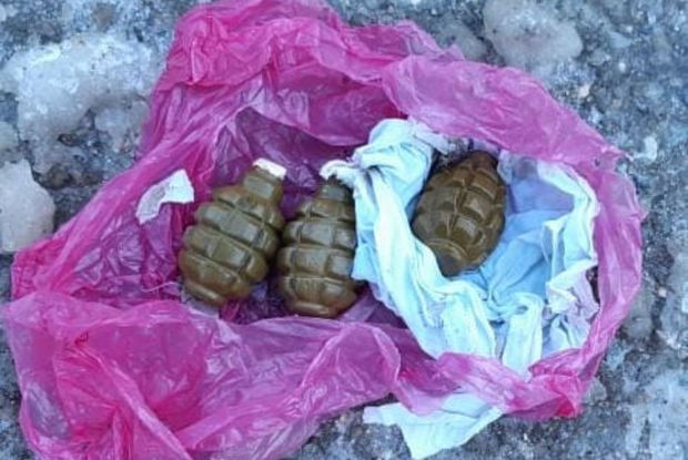 Qubada əl qumbaraları tapıldı