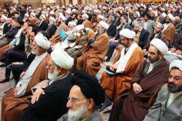 İranda mollanın qulağı kəsilib - FOTO
