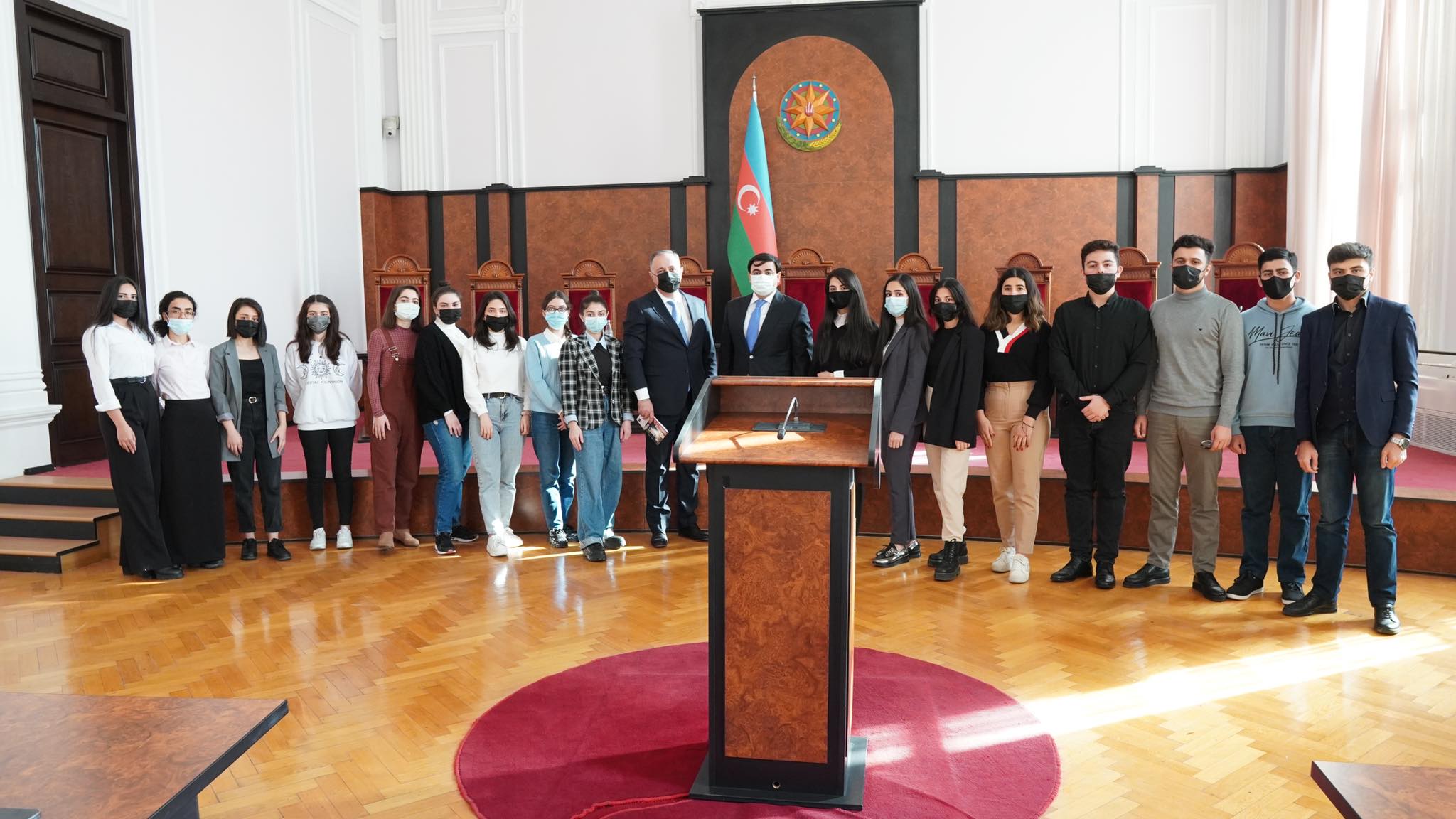 Davamçı gənclər Azərbaycan Respublikasının Konstitusiya Məhkəməsinin binası ilə tanış olublar