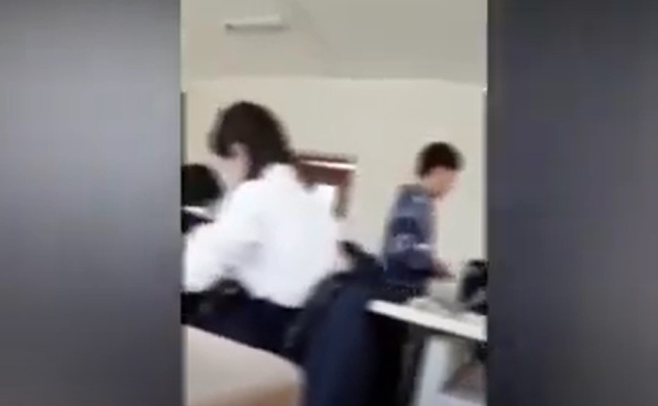 Bakıda məktəbdə qalmaqal yaradan şagirdin görüntüləri yayıldı - VİDEO