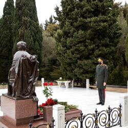 DİN-in rəhbər heyəti Fəxri xiyabanda - FOTO
