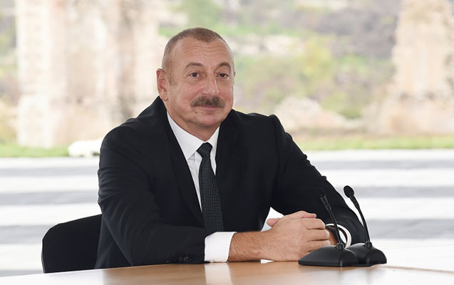Fəxri adlara görə verilən təqaüd artırıldı
