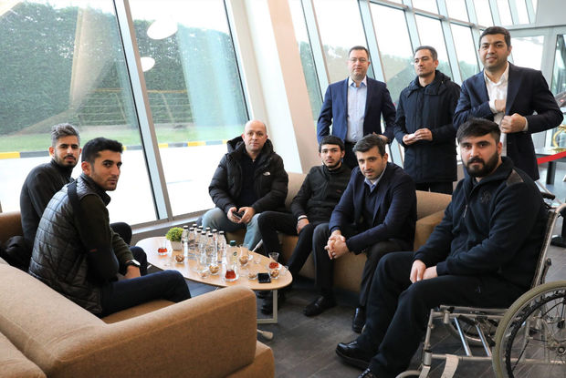 Səlçuk Bayraktar Türkiyədə müalicə olunan Qarabağ qazilərini qonaq etdi - FOTO