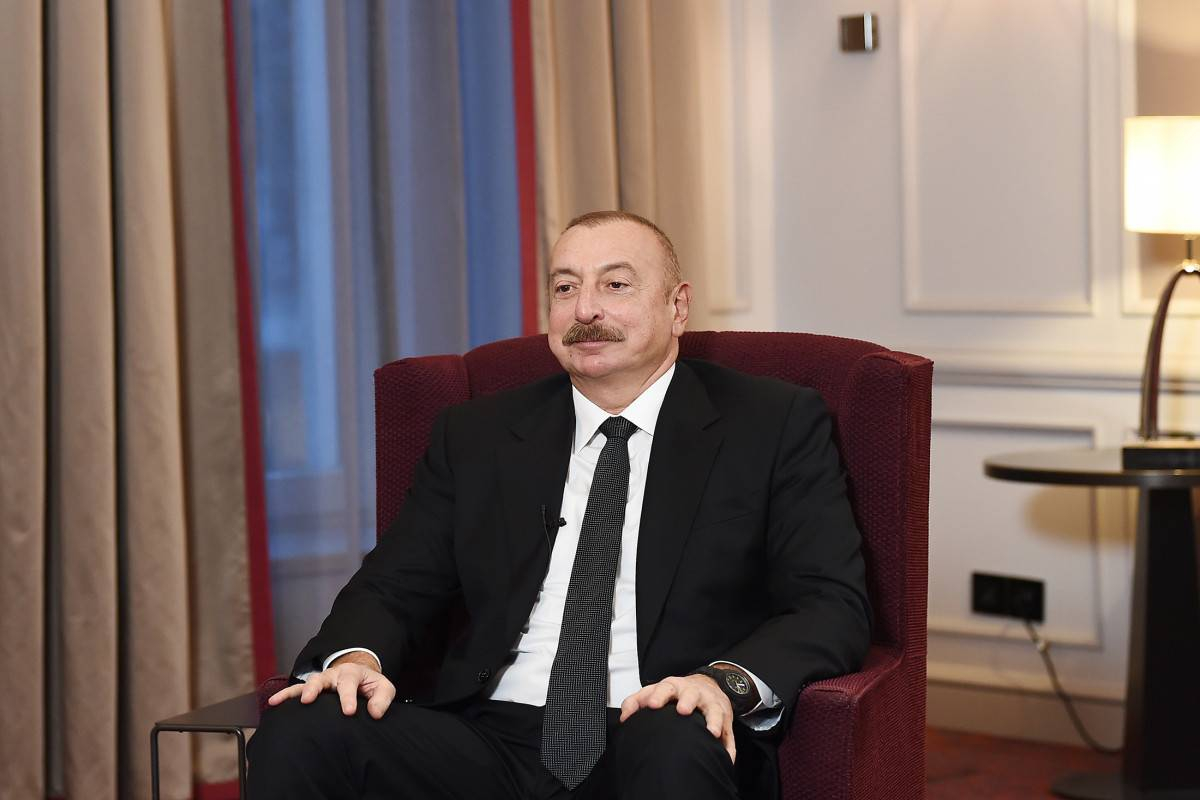 Sinif yoldaşları Prezidenti təbrik etdi