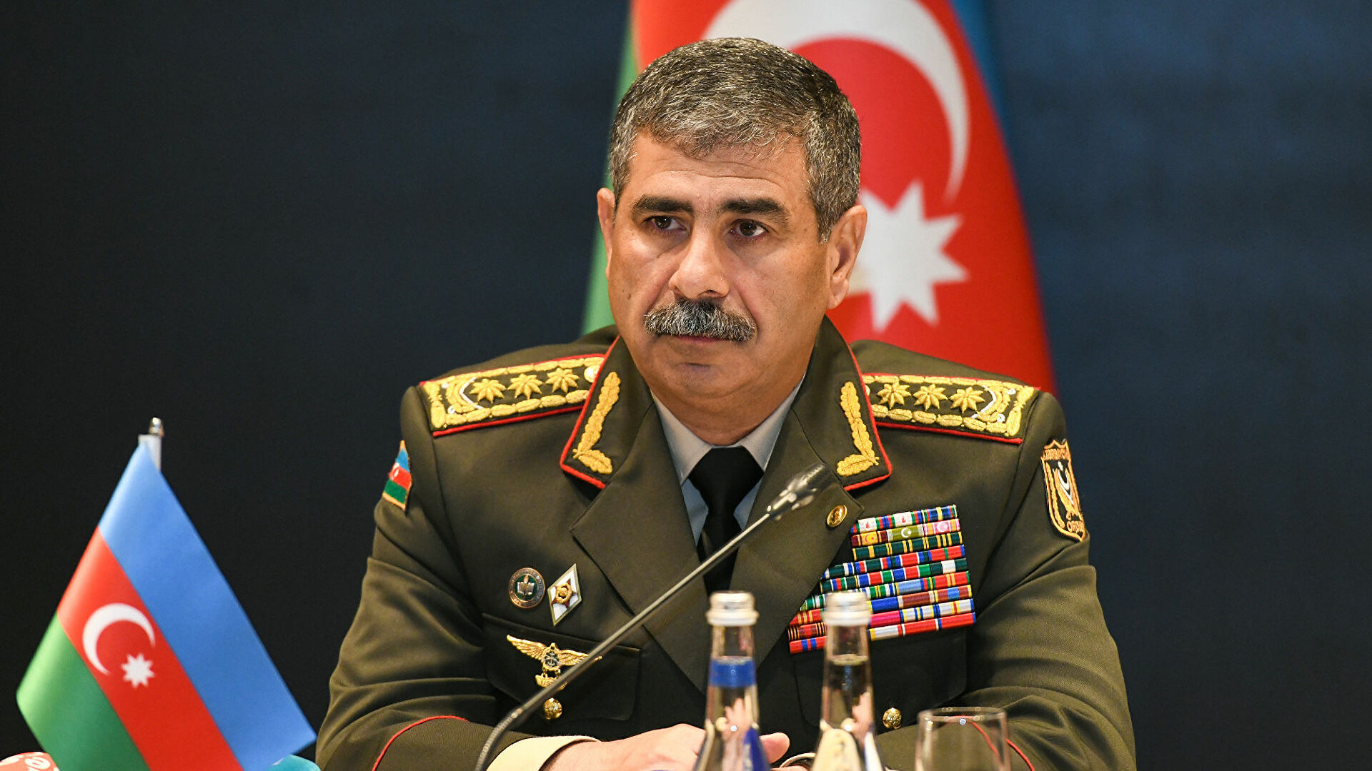 Müdafiə Nazirliyində xidməti müşavirə keçirildi