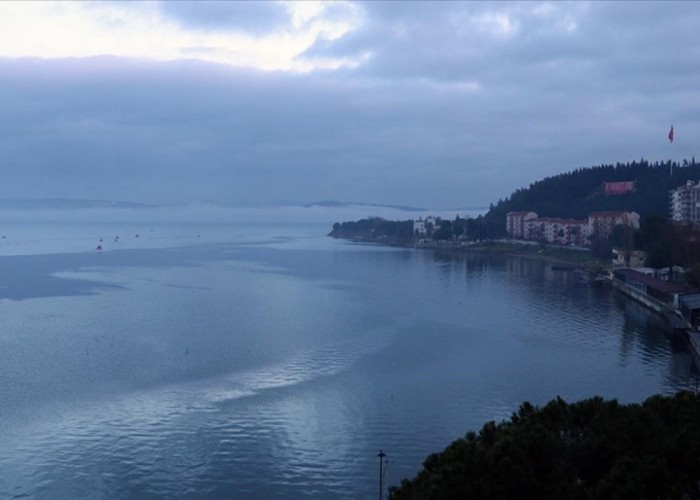 Dardanel boğazı gəmilərin hərəkətinə bağlandı
