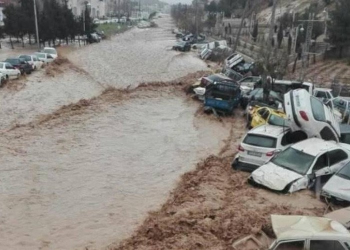 İranda daşqınlar nəticəsində 3 nəfər öldü
