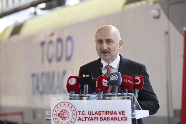 Adil Karaismailoğlu: “Bakı-Tbilisi-Qars xətti Çin-Avropa yük daşımalarının səmərəliliyini artırır”