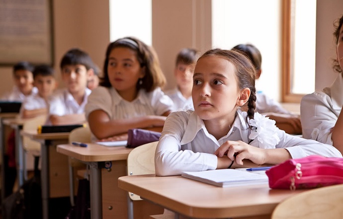 Məktəblilər üçün qış tətili neçə gün olacaq?