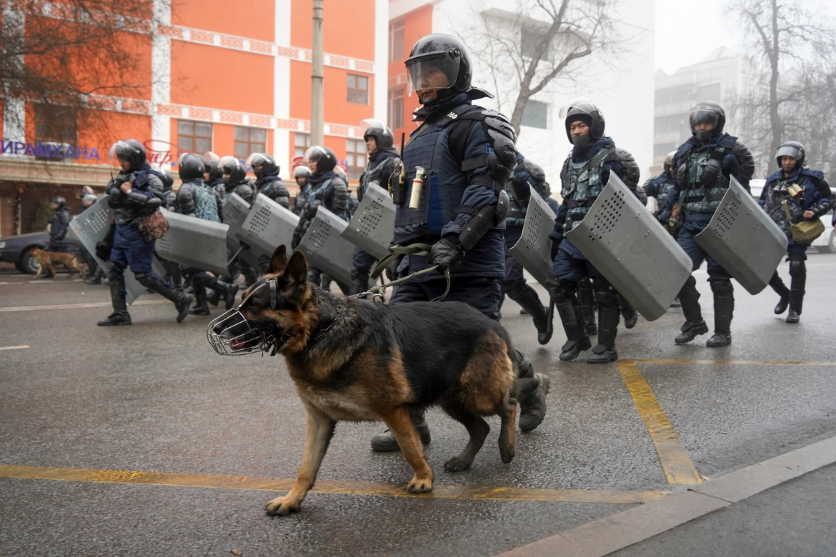 Qazaxıstandakı iğtişaşlarda həlak olan polislərin sayı AÇIQLANDI