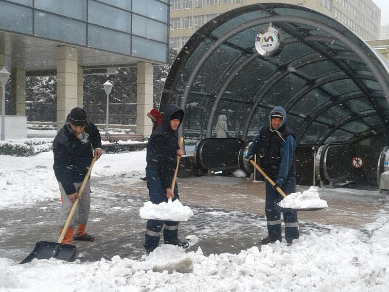Bakı metropoliteni qarlı-şaxtalı günlərə hazırdır? - AÇIQLAMA