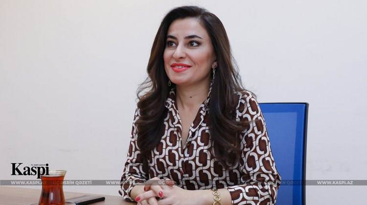 “Bəzən tədbirlərdə tək qadın mən oluram”