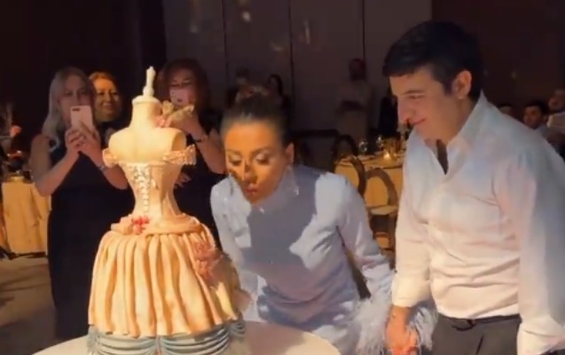 Anar Məmmədov xanımına ad günü keçirdi - Video