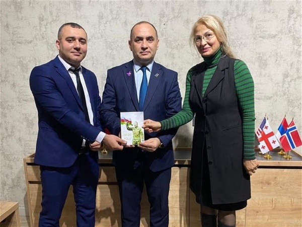 44 günlük Vətən müharibəsindən bəhs edən "Zəfər yolu" kitabı nəşr edildi - VİDEO