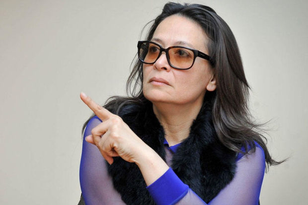 Mehriban Xanlarova: “Qızını döyməyən dizini döyər, nəvələrim də döyülür”
