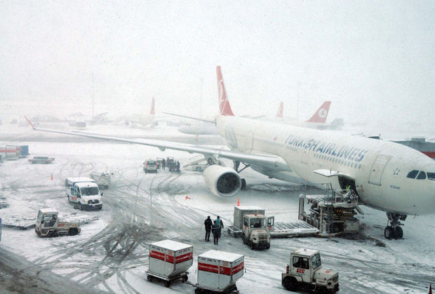İstanbul-Bakı aviareysi təxirə salındı