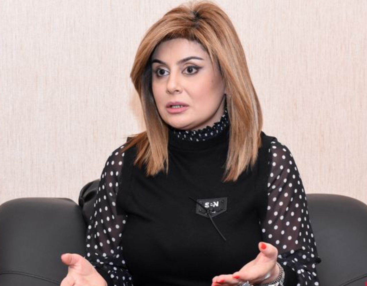 Rövşanə Ağasəfqızı: "Xəyanətə qatlaşan qadına heykəl qoyulmalıdır" - VİDEO
