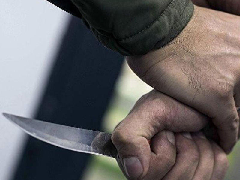 "OBA" marketin qabağında insanları söydü, müdaxilə edən bir nəfəri də öldürdü