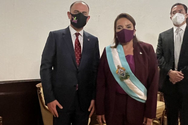 Hondurasın ilk qadın Prezidenti: “Azərbaycanla əməkdaşlığın gücləndirilməsində maraqlıyıq”