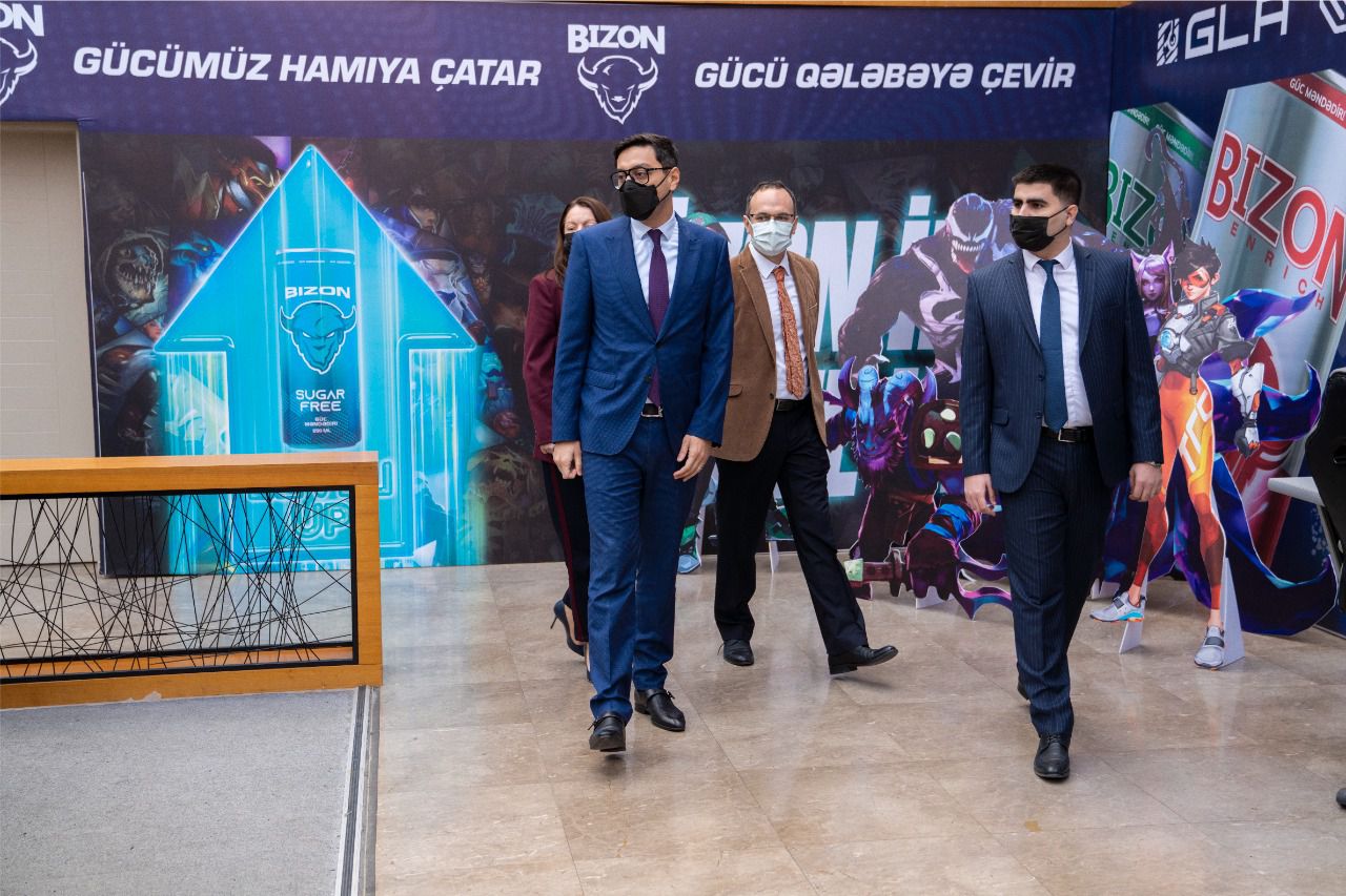 Fərid Qayıbov Qafqazın ən böyük kiber arenası “Bizon E-Sport Arena” ilə tanış olub - VİDEO