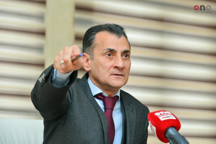 Mir Şahin deputat Cavanşir Feyziyevi üzr istəməyə çağırdı — VİDEO