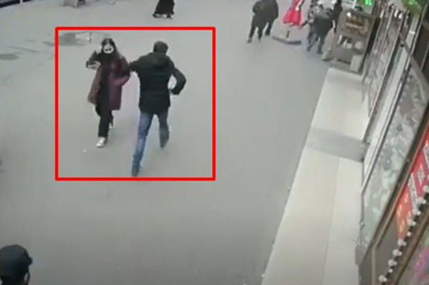 Bakıda məktəbli qızı küçədə vurub qaçan kimdir? - VİDEO