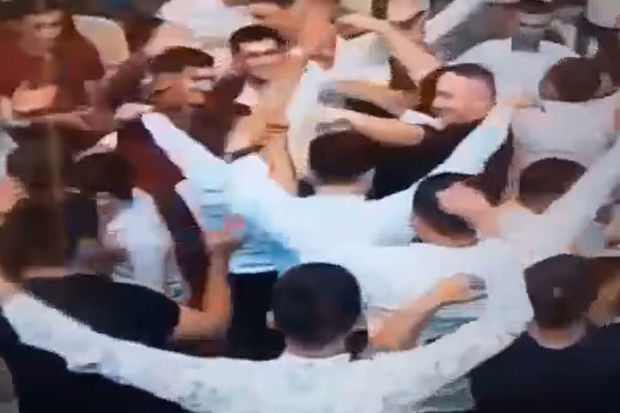 Bir toyun 27 şəhidi: Məclisdən duyğusal görüntülər - VİDEO