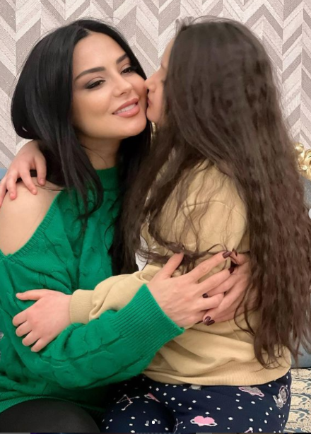 Vüsalə Əlizadə 10 yaşlı qızını belə təbrik etdi - FOTO