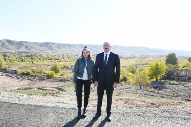 İlham Əliyev və Mehriban Əliyeva “Ağcabədi taxıl Aqropark”la tanış olublar