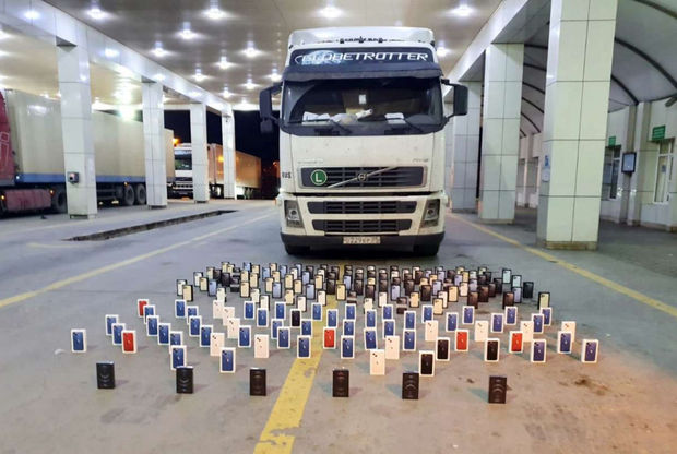 Yarım milyon manatlıq “iPhone”ların ölkəyə keçirilməsinin qarşısı alındı - FOTO